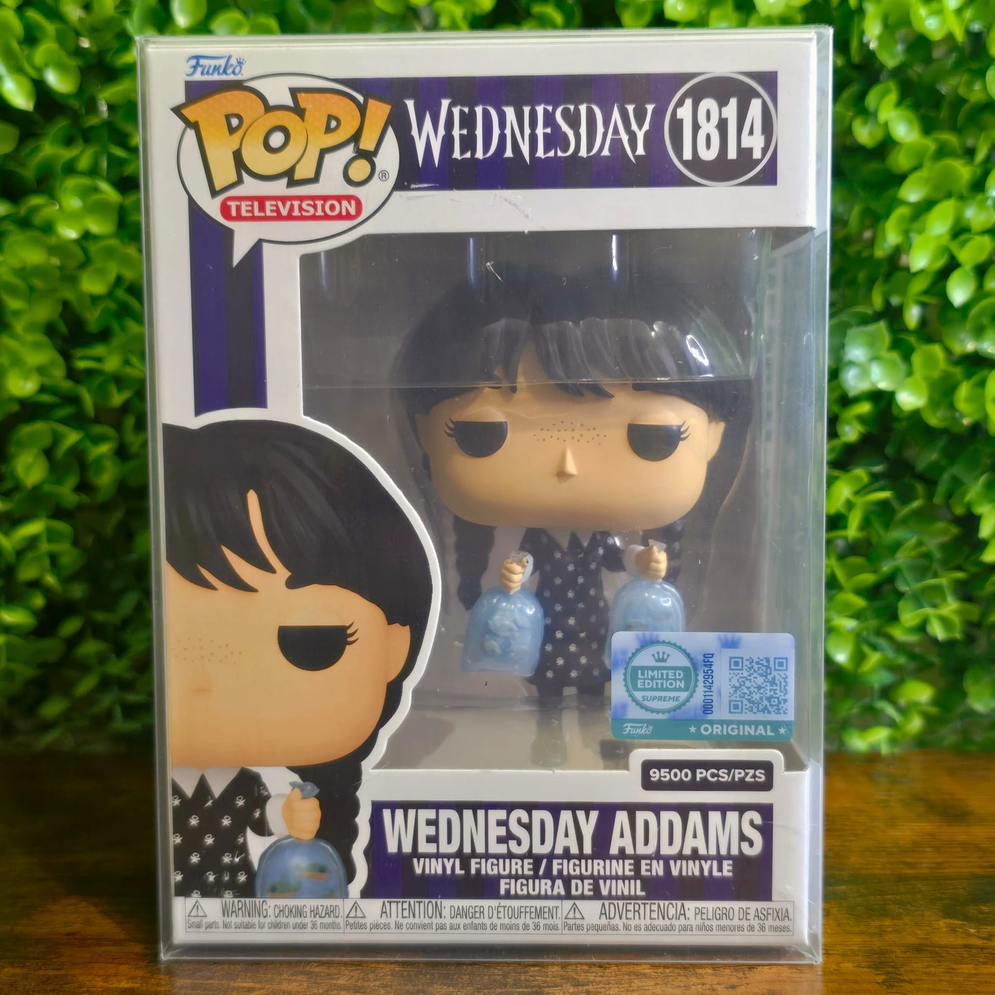 Wednesday Addams w/piranha - LE 9500 - WEDNESDAY