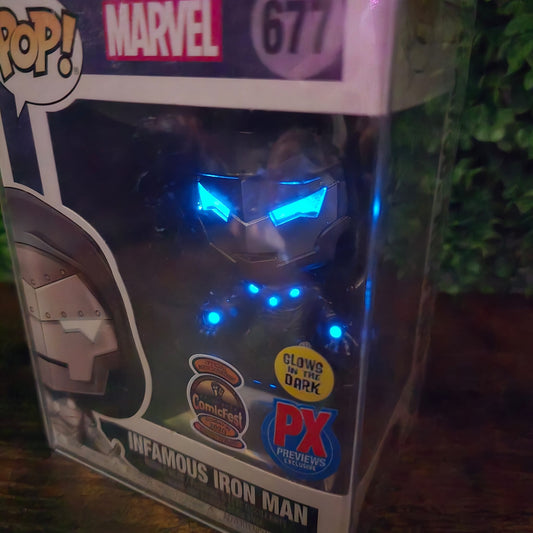 Infamous Iron man (GLOW) - 30k pcs exc. - MARVEL
