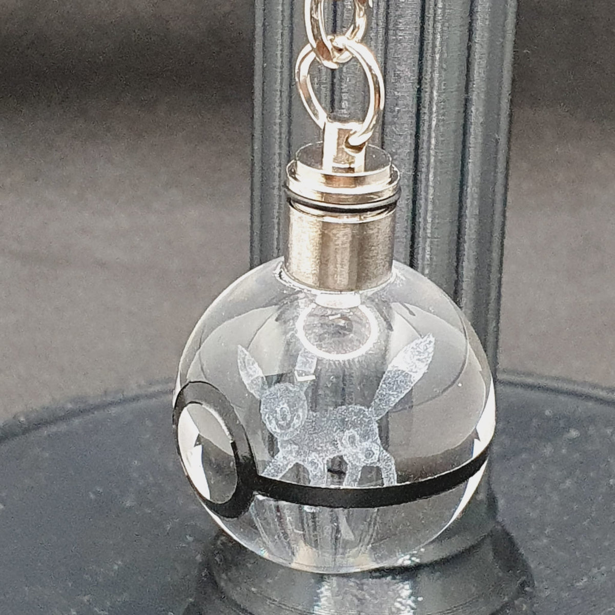 Portachiavi Pokémon LED con Incisione 3D – Poké Ball
